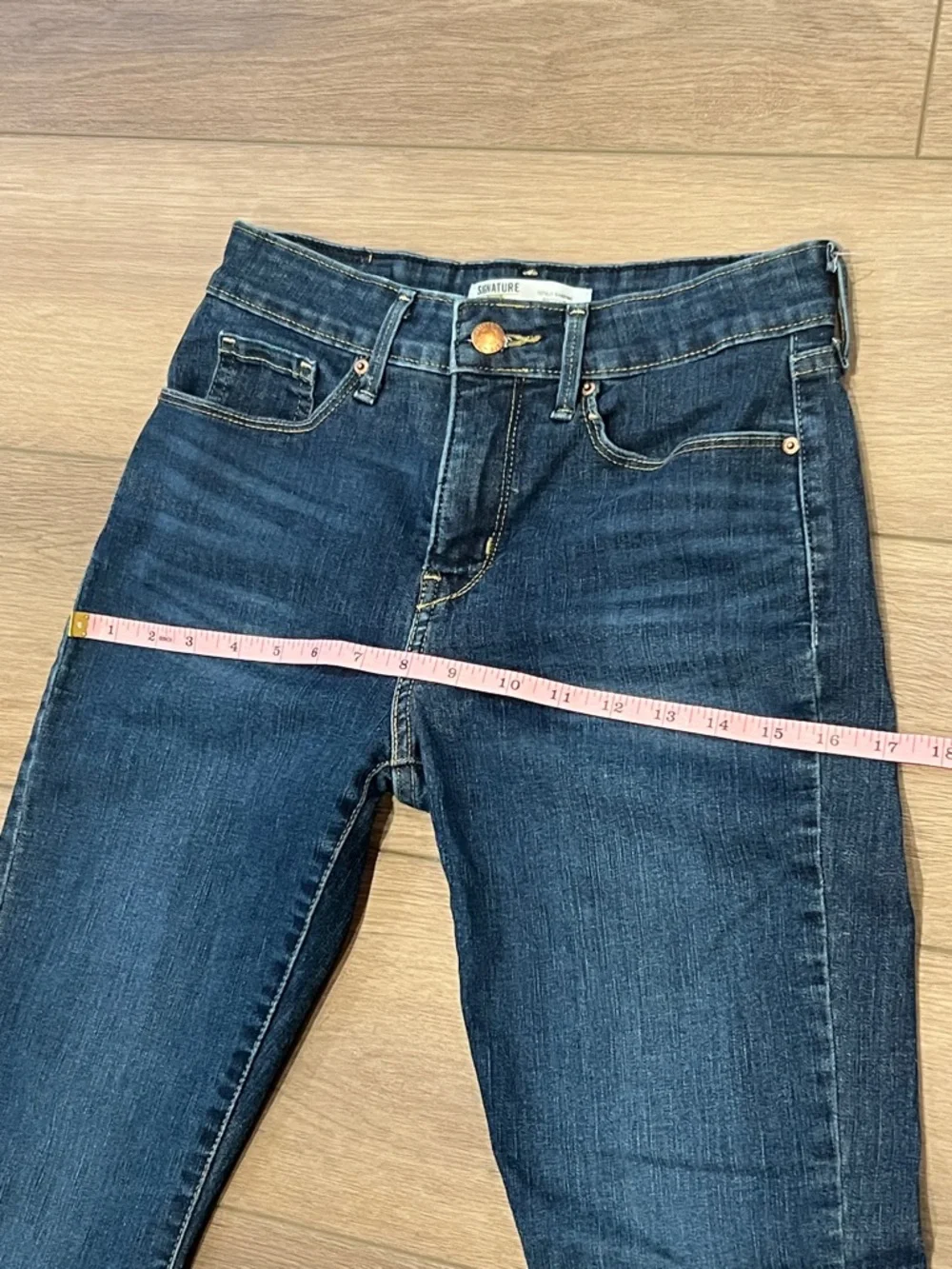 Signature by Levi Strauss Totally Shaping Bootcut Jeans Size 2S - Picture 5 of 12